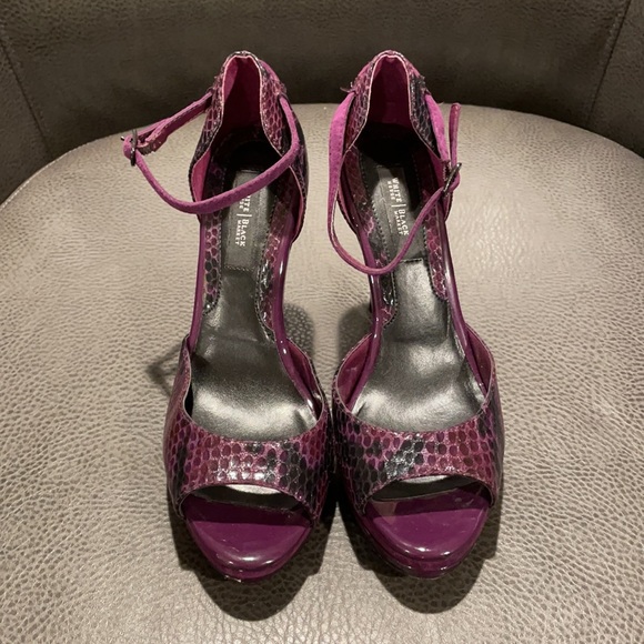 WHBM Purple snake skin heels - Picture 2 of 6